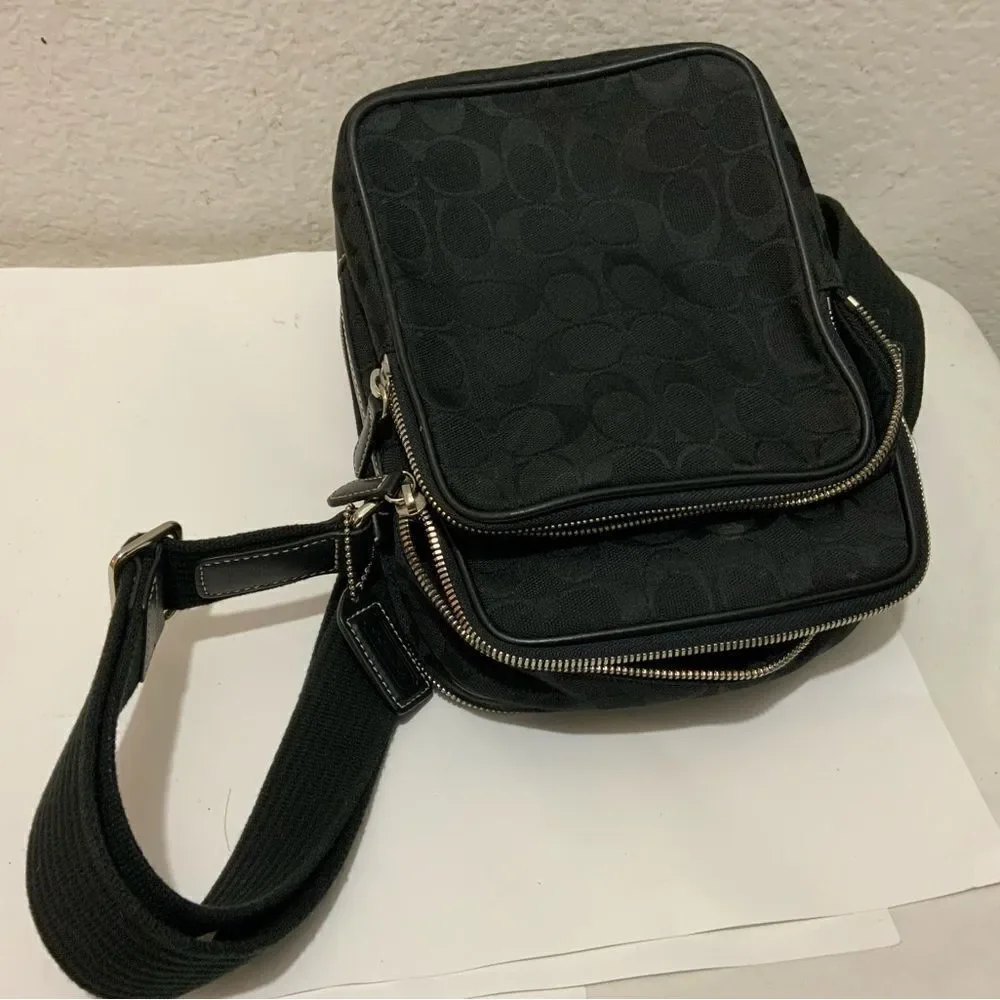 Vintage  COACH Signature 4270 Logo Canvas Camera/Flight Bag sling Black Rare